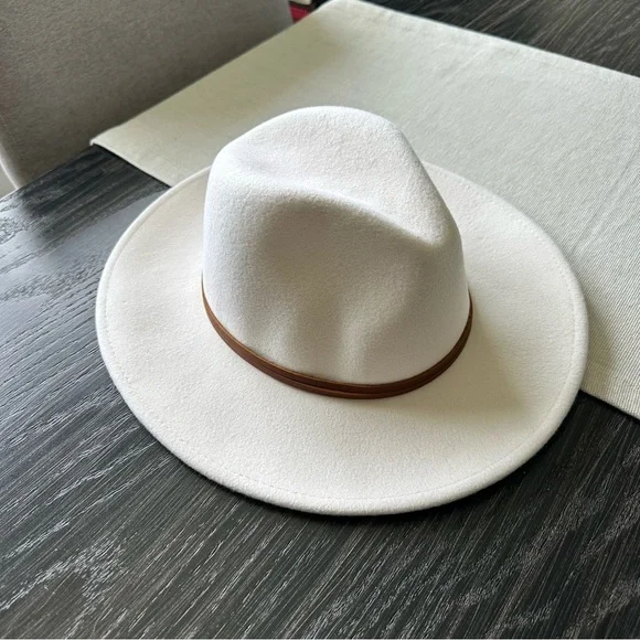 Wyeth Mid-brim Fedora NWT WYETH Billie Mid Brim 100% Wool Fedora in Cream PRICE FIRM main image 3
